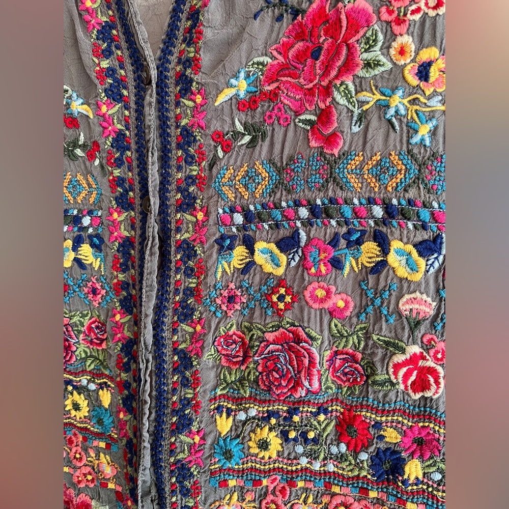 Embroidered Floral Women's Top Johnny Was - Picture 5 of 6